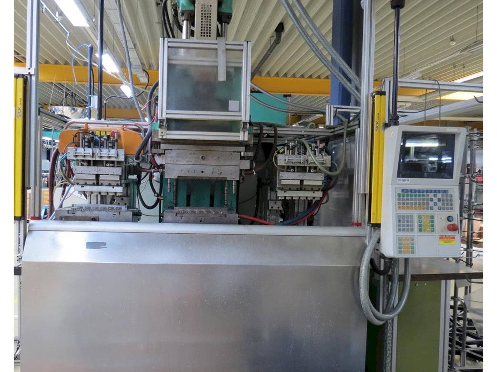 Front view of Arburg Allrounder CENTEX 270 C 400-100  machine