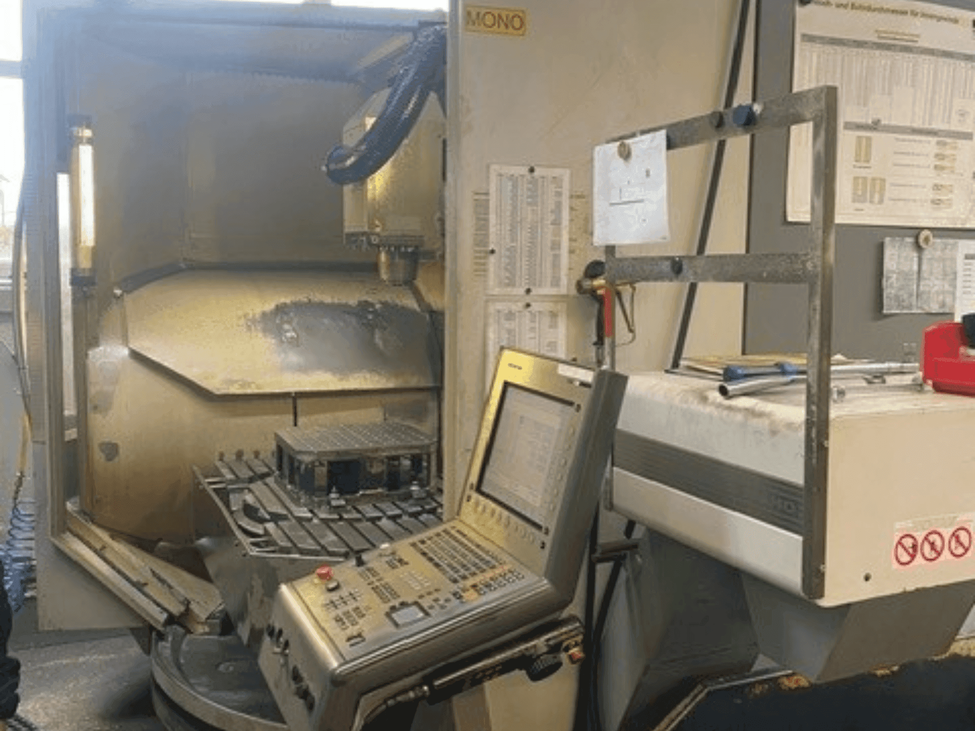 Front view of DECKEL MAHO DMU 80 monoBLOCK simultan  machine