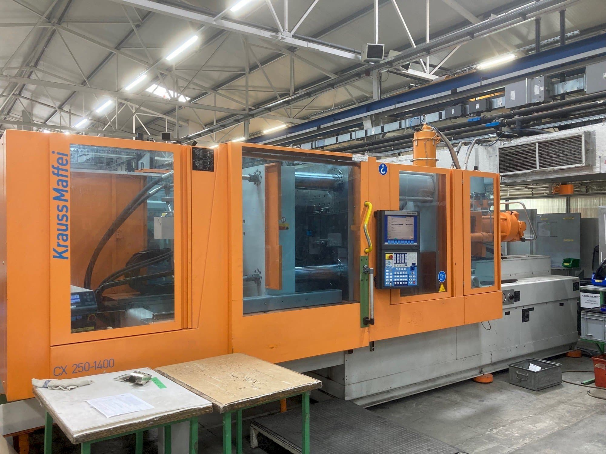 Front view of Krauss Maffei KM 250-400 CX  machine