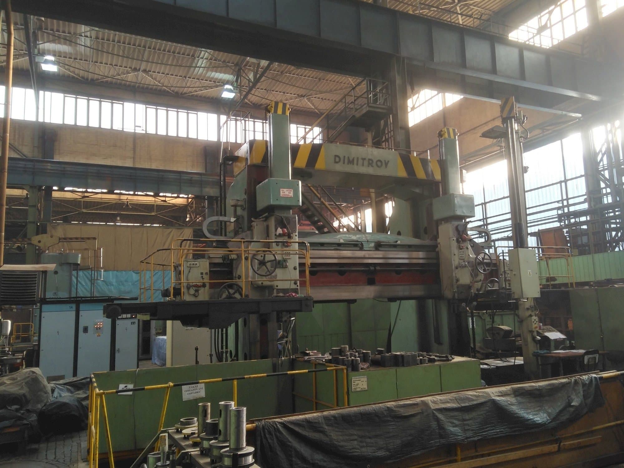 Left view of Dimitrov 4000  machine