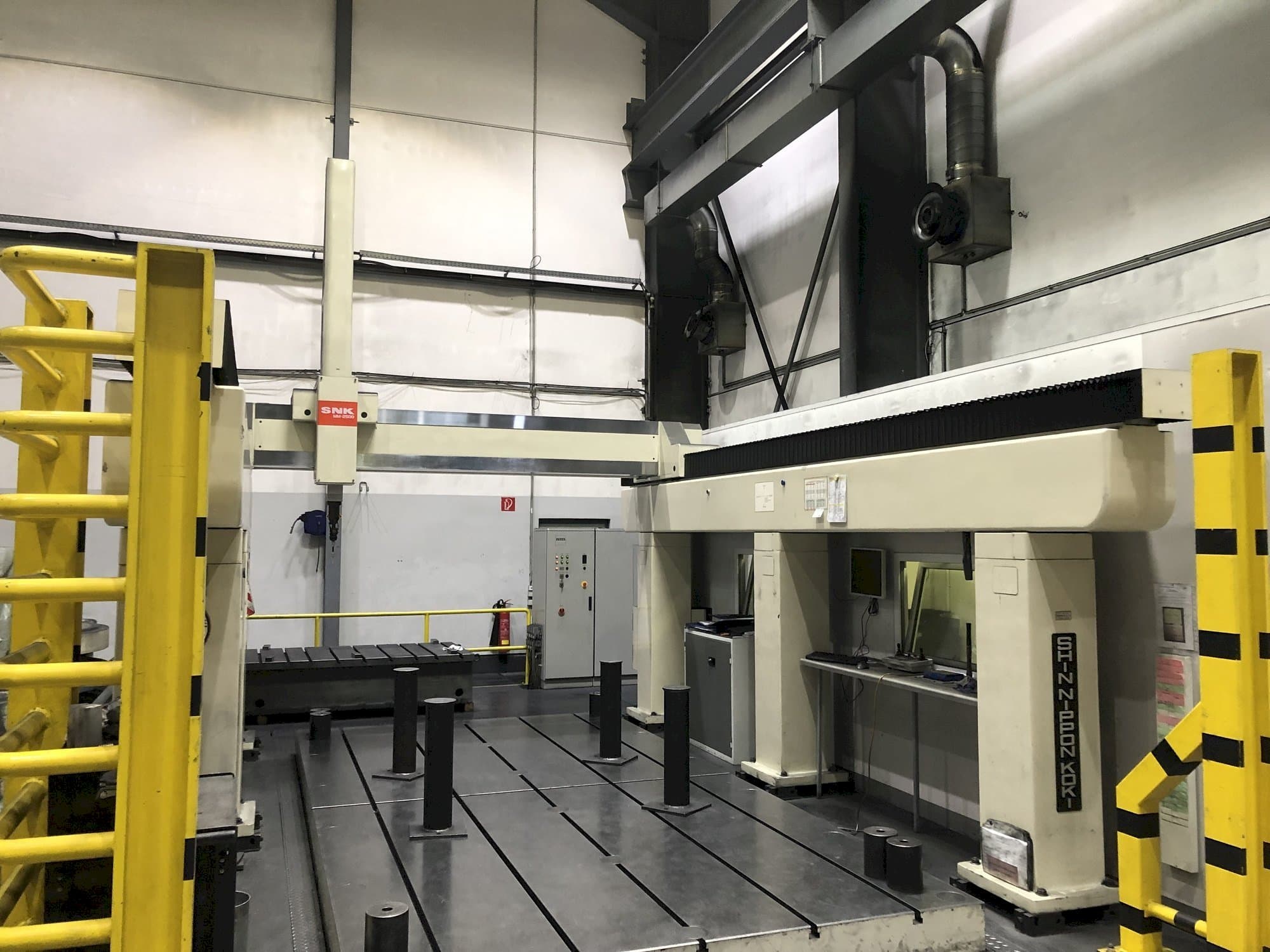 Front view of SNK MM2500  machine