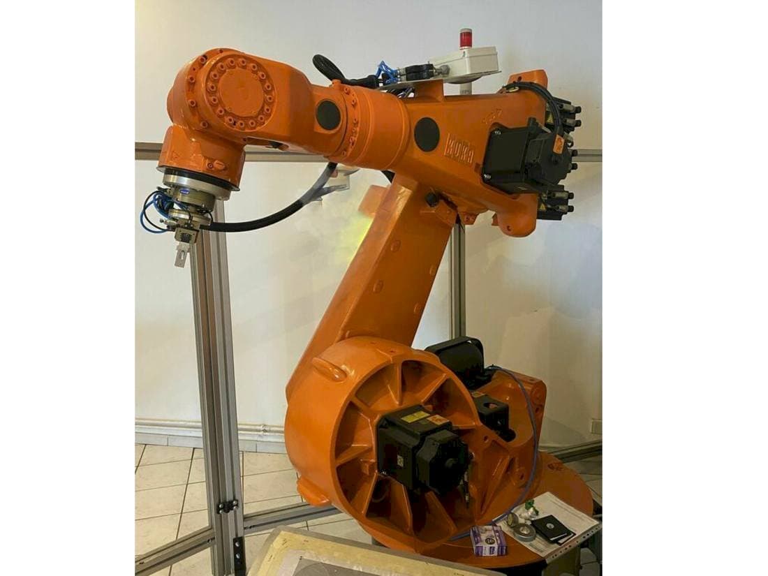 Front view of KUKA KR150L150SP/2  machine
