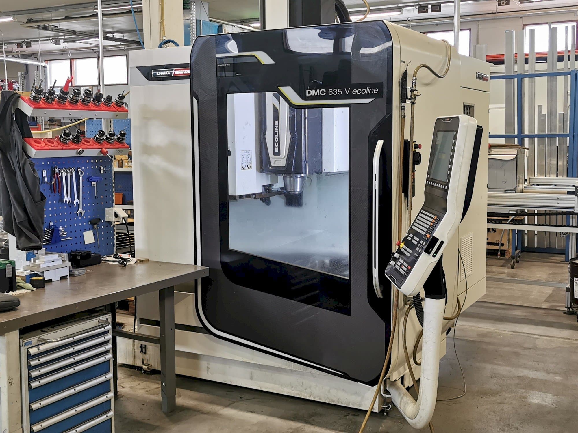 Front view of DMG Mori Seiki DMC 635 V Ecoline  machine
