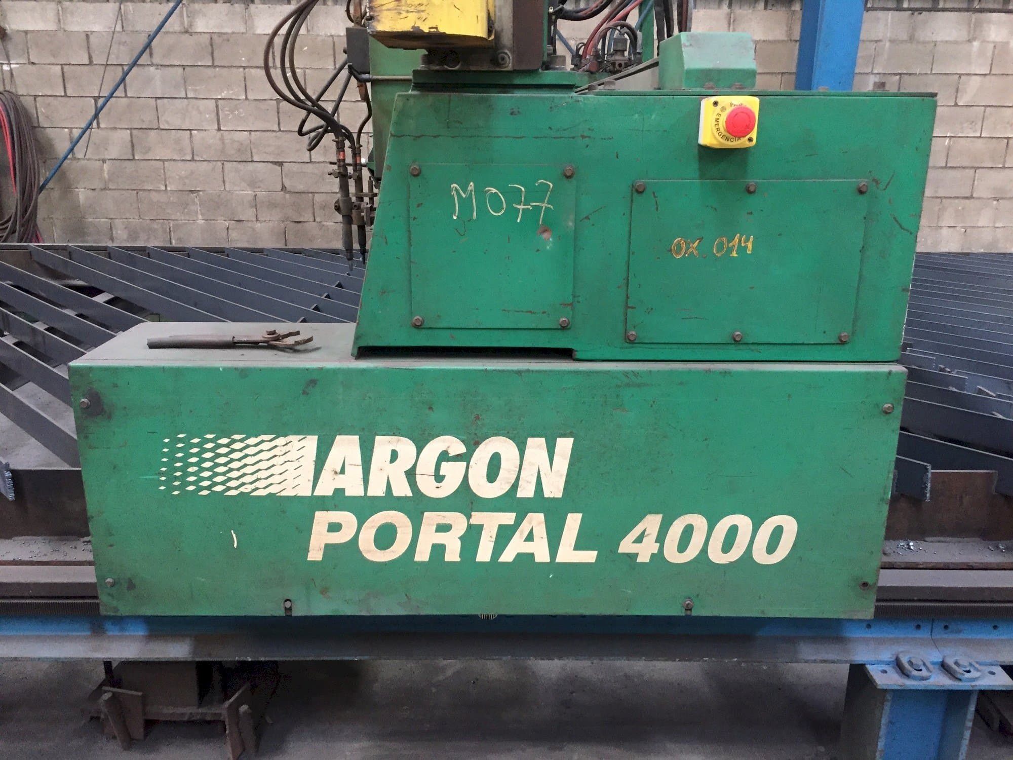 Front view of ARGON PORTAL 4000  machine