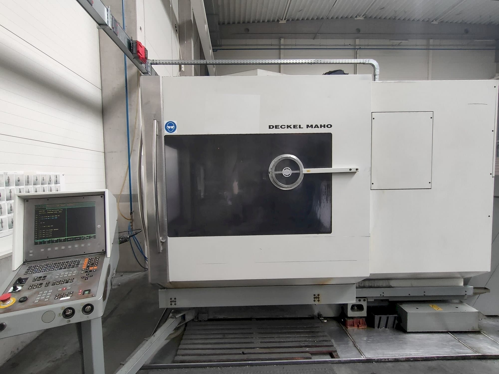 Front view of DECKEL MAHO DMU 60P  machine