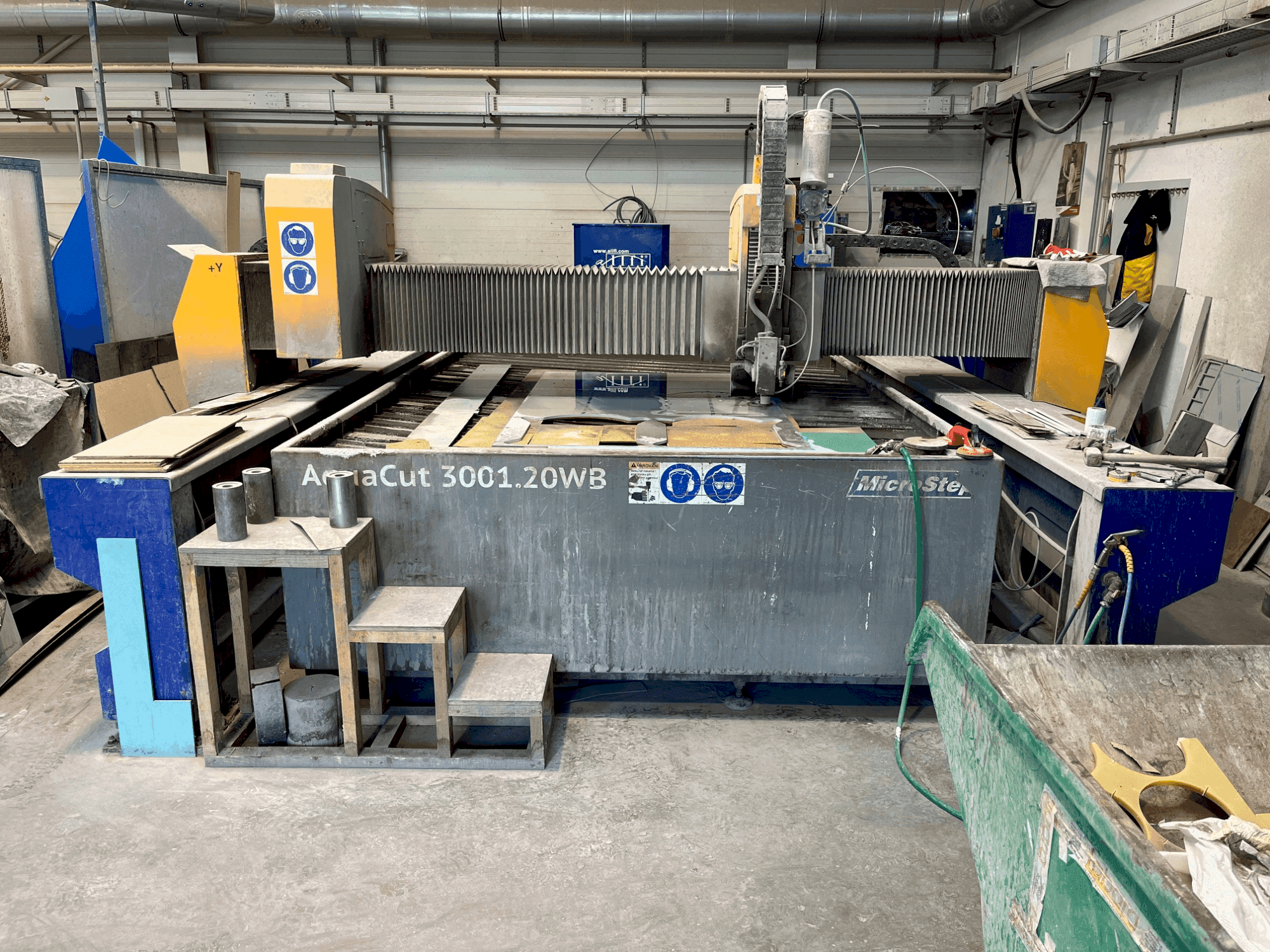 Front view of MicroStep AquaCut 3001.20WB  machine