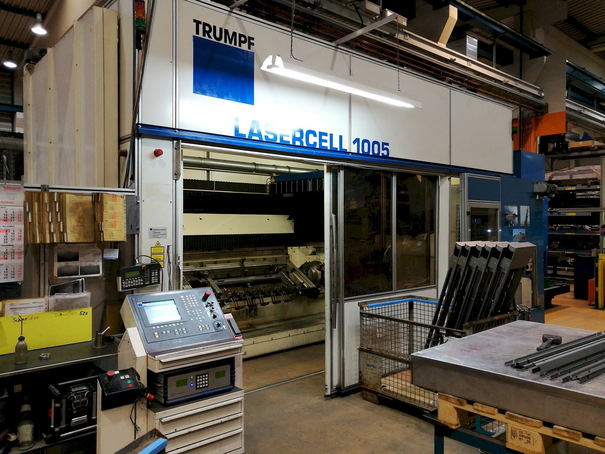 Left view of Trumpf Lasercell TLC 1005 Machine