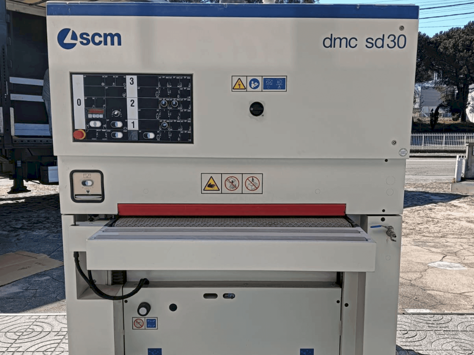 Front view of SMCTL DMC SD 30 RCS 110  machine
