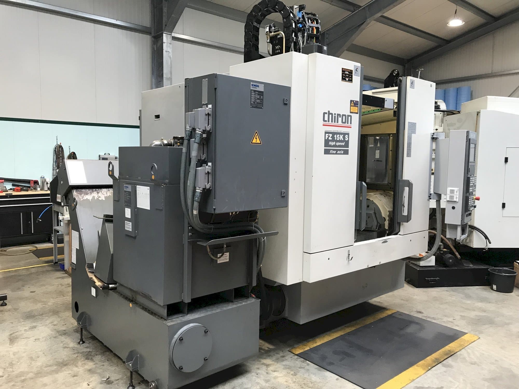 Front view of CHIRON FZ15 KS  machine