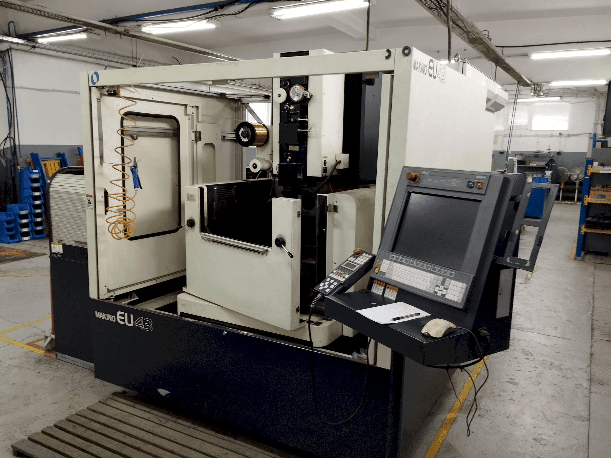 Front view of Makino EU43  machine