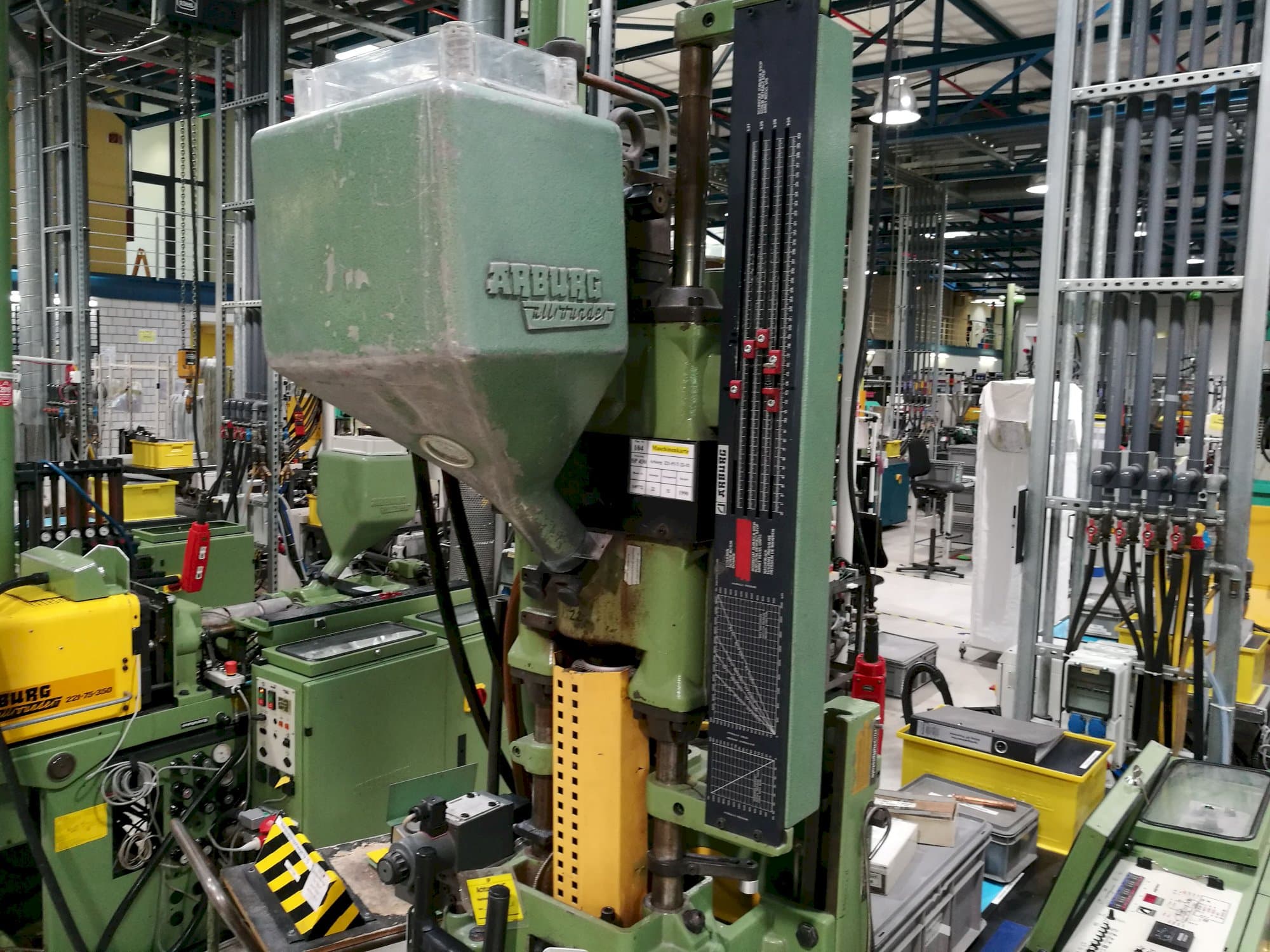 Left view of Arburg Allrounder 221-75-350 Machine