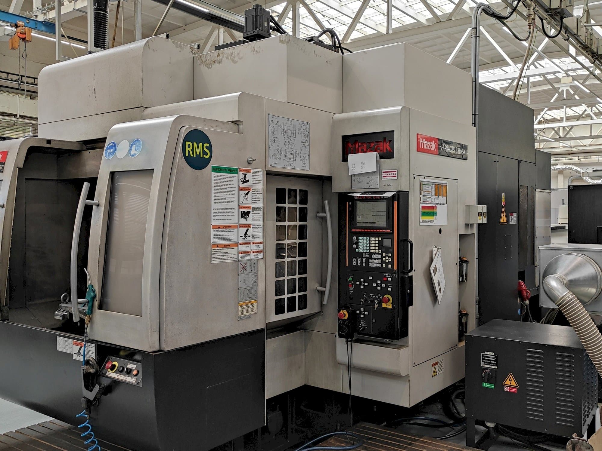 Front view of Mazak Variaxis 630-5X  machine