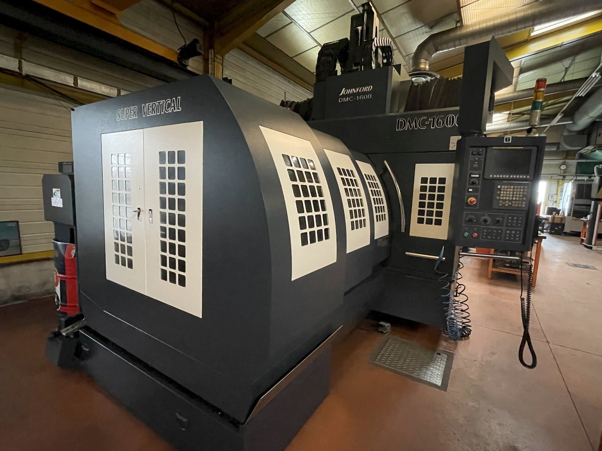 Left view of Johnford DMC 1600  machine