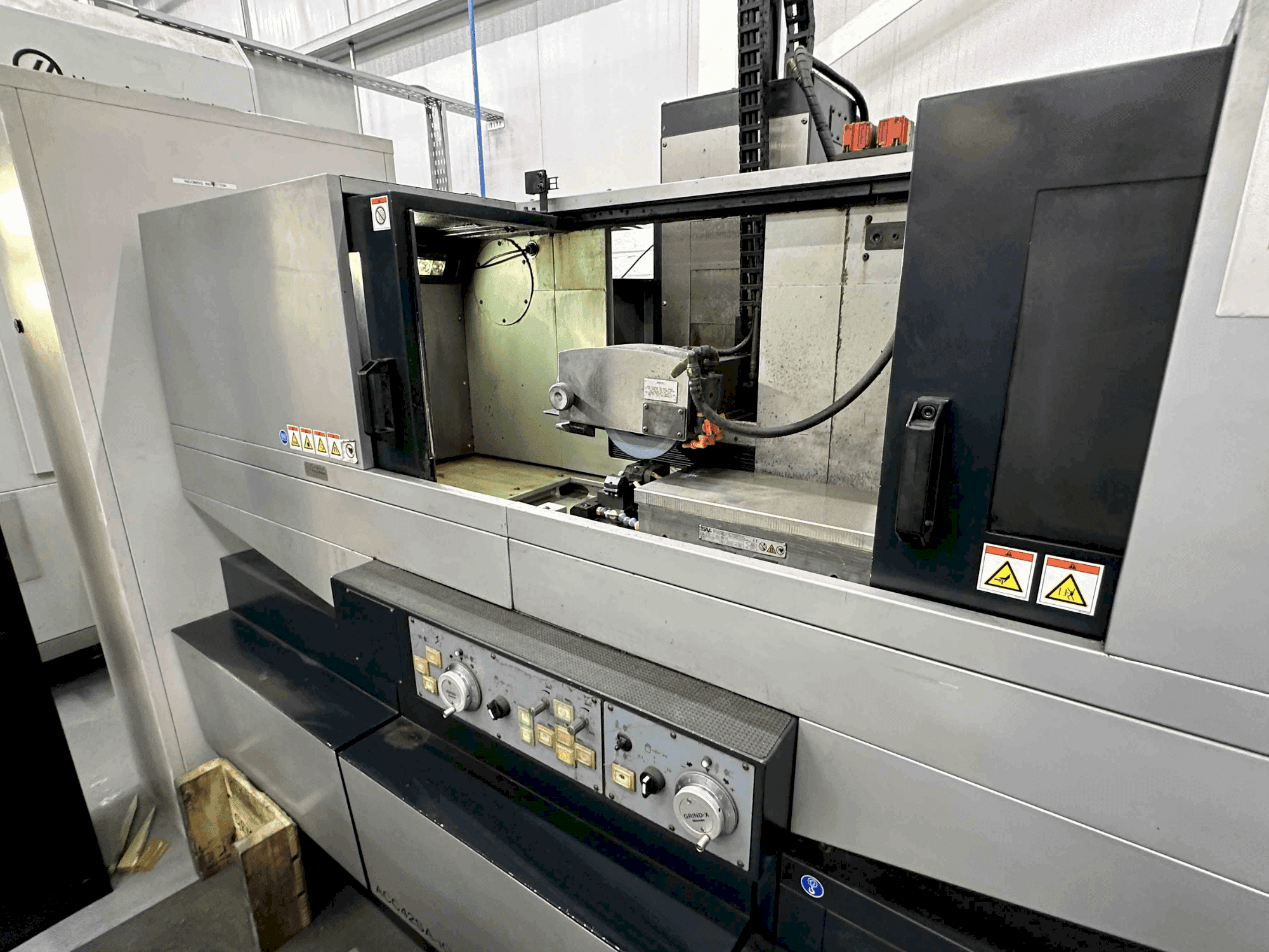 Front view of OKAMOTO Grind-X ACC 42SAiQ  machine