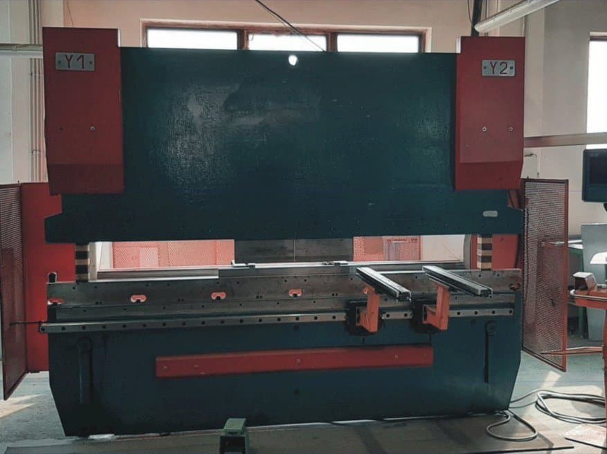 Front view of BEYELER PR6  machine