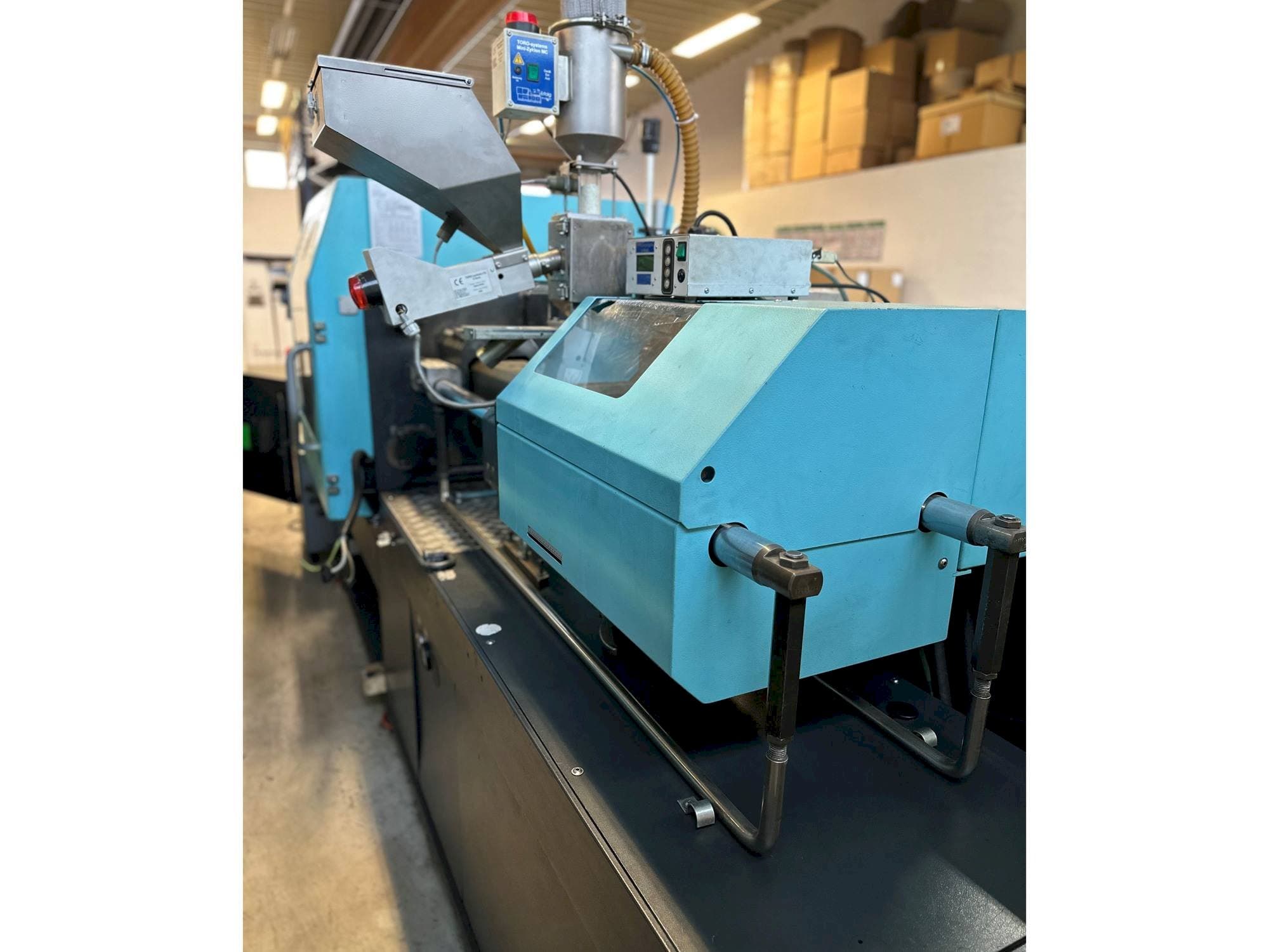 Front view of DEMAG Concept 80/370-120  machine