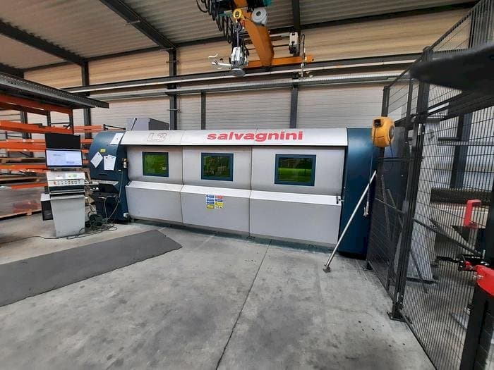 Front view of Salvagnini L3 - 4020  machine