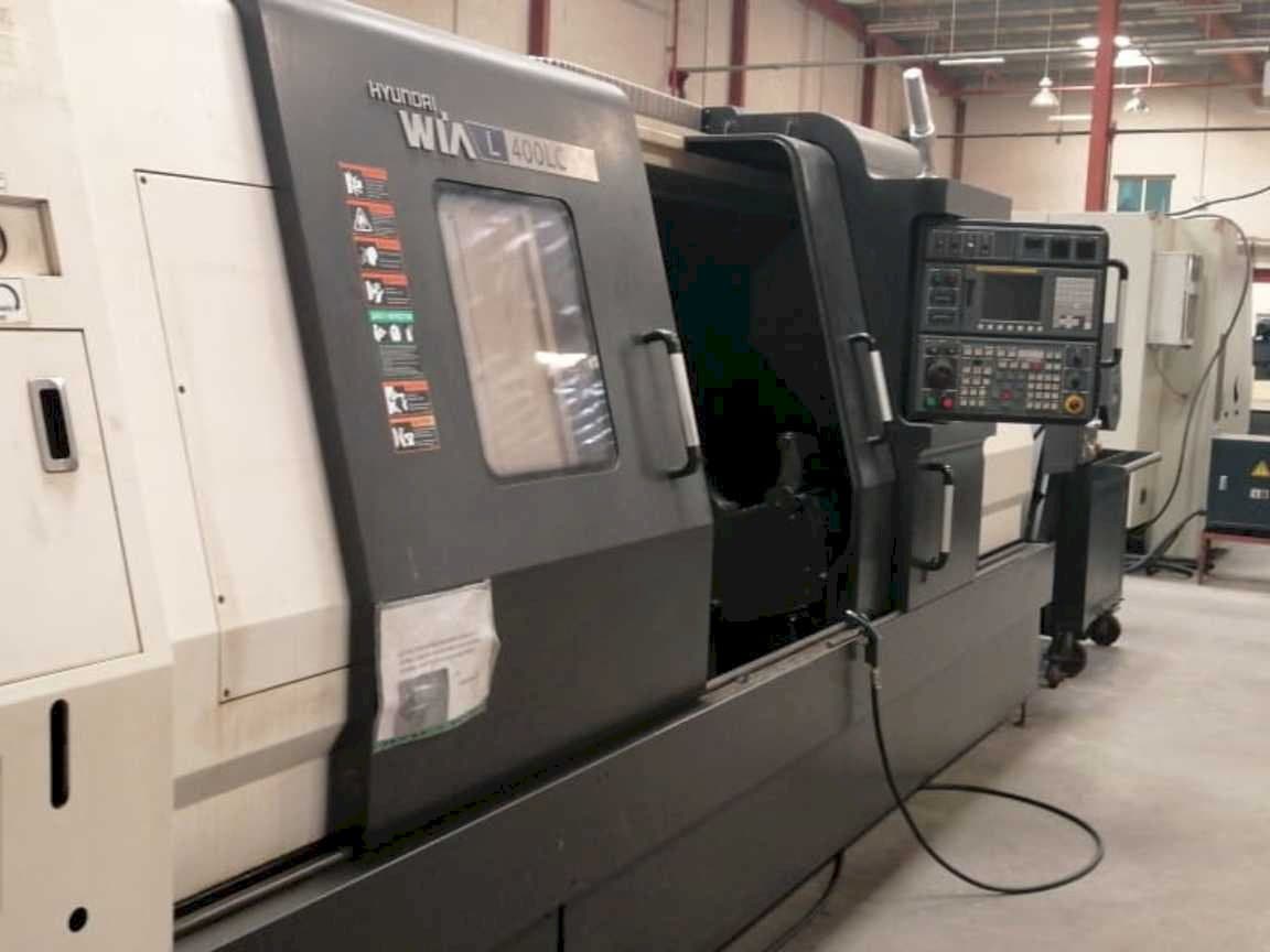 Left side view of Hyundai Wia L400LC  machine