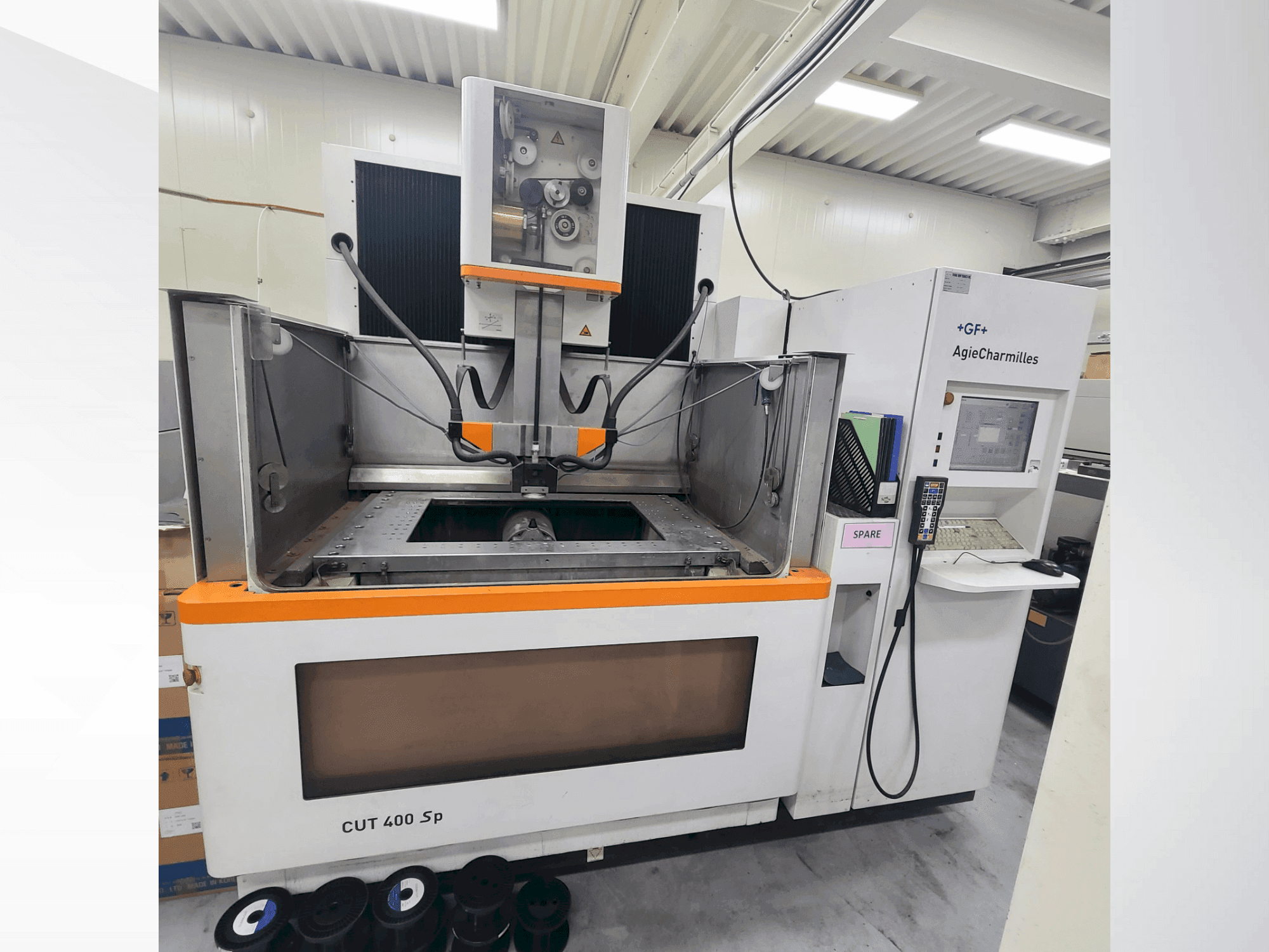 Front view of AGIE CUT 400 Sp  machine