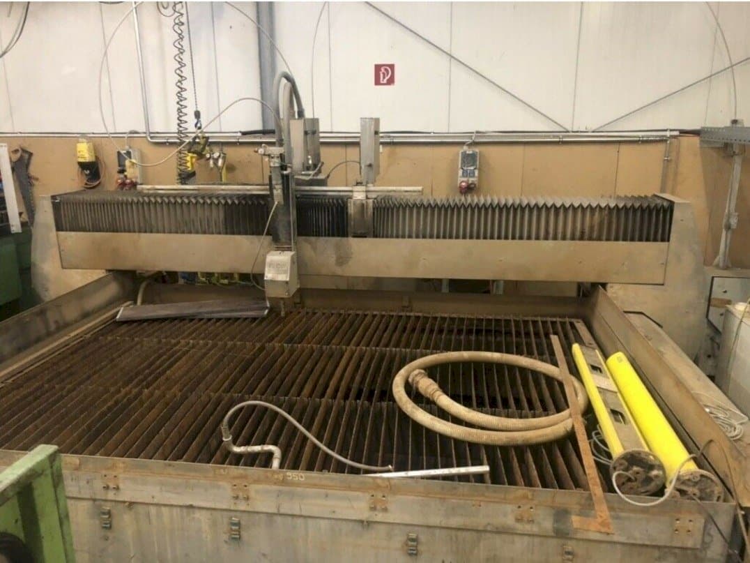 Front view of Flow WMCE-3020  machine