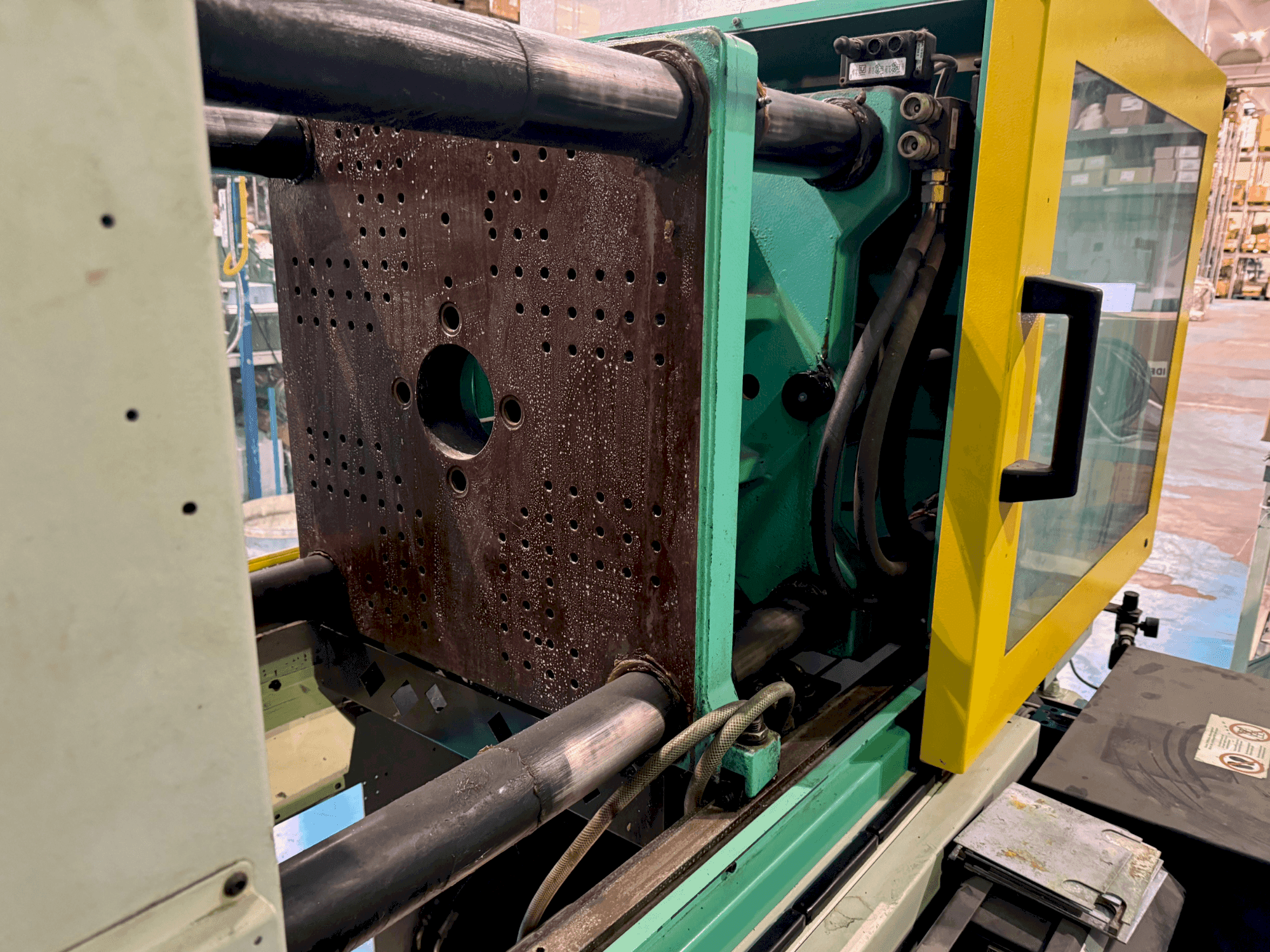 Front view of Arburg ALLROUNDER CENTEX 470 C 1500-800  machine