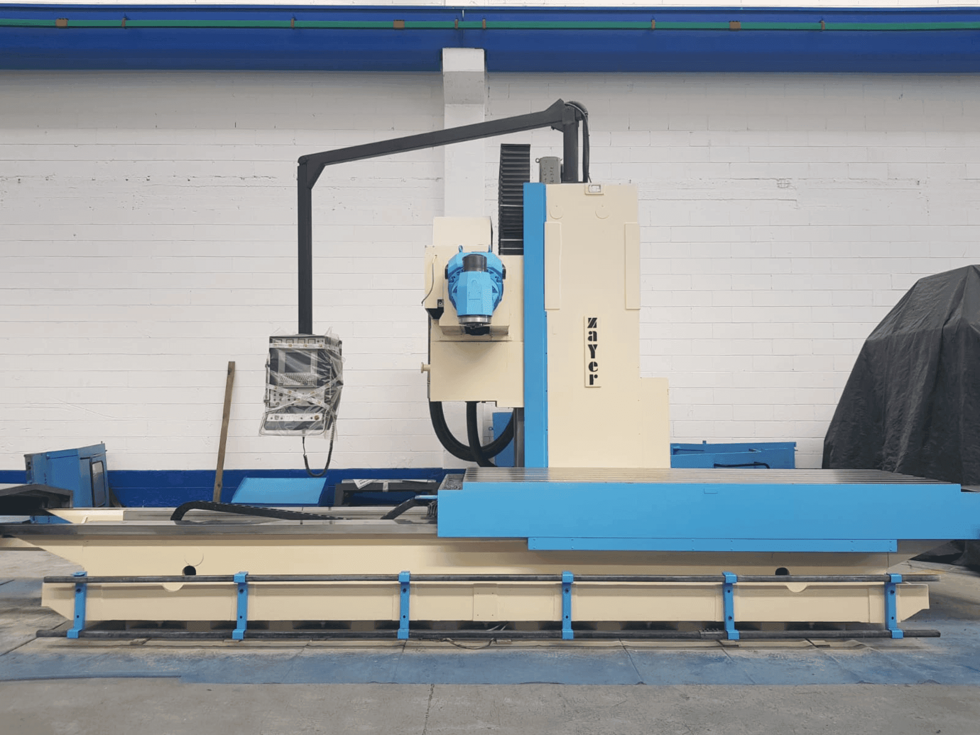 Front view of Zayer 30KF 3000  machine