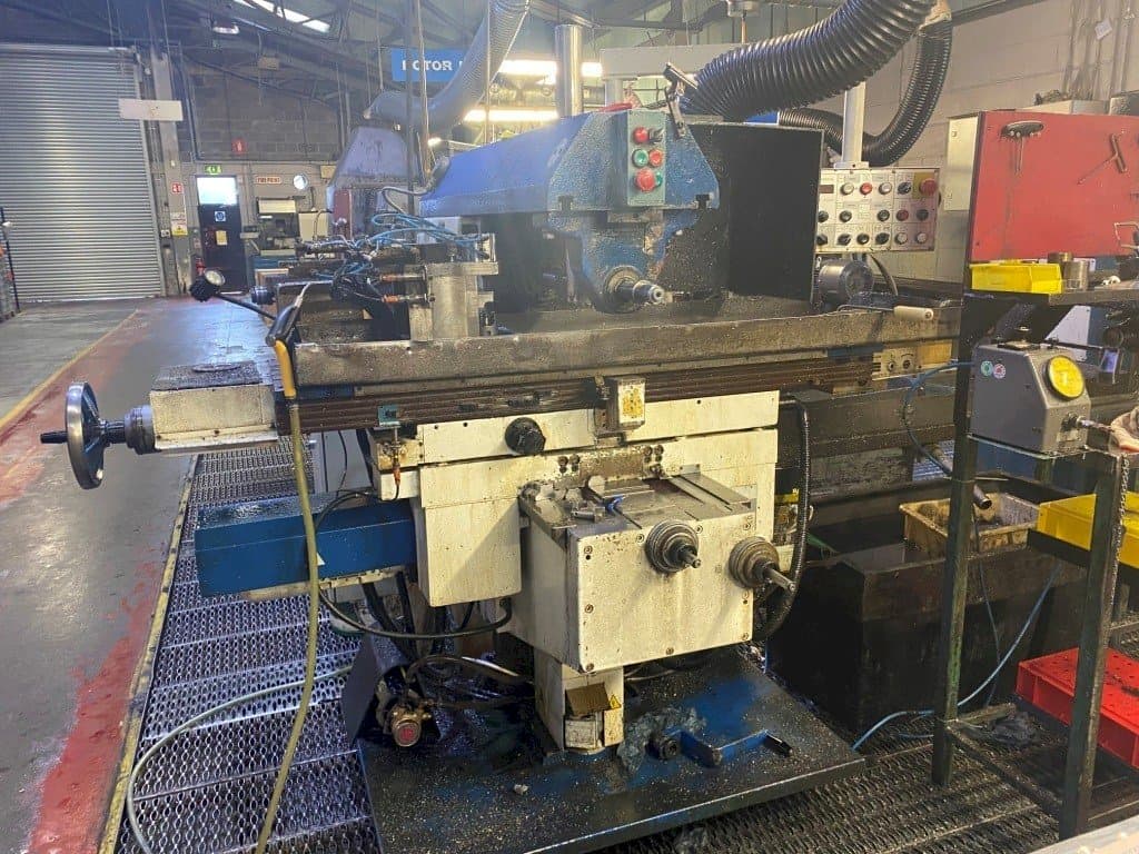 Front view of TOS Olomouc FG U32  machine