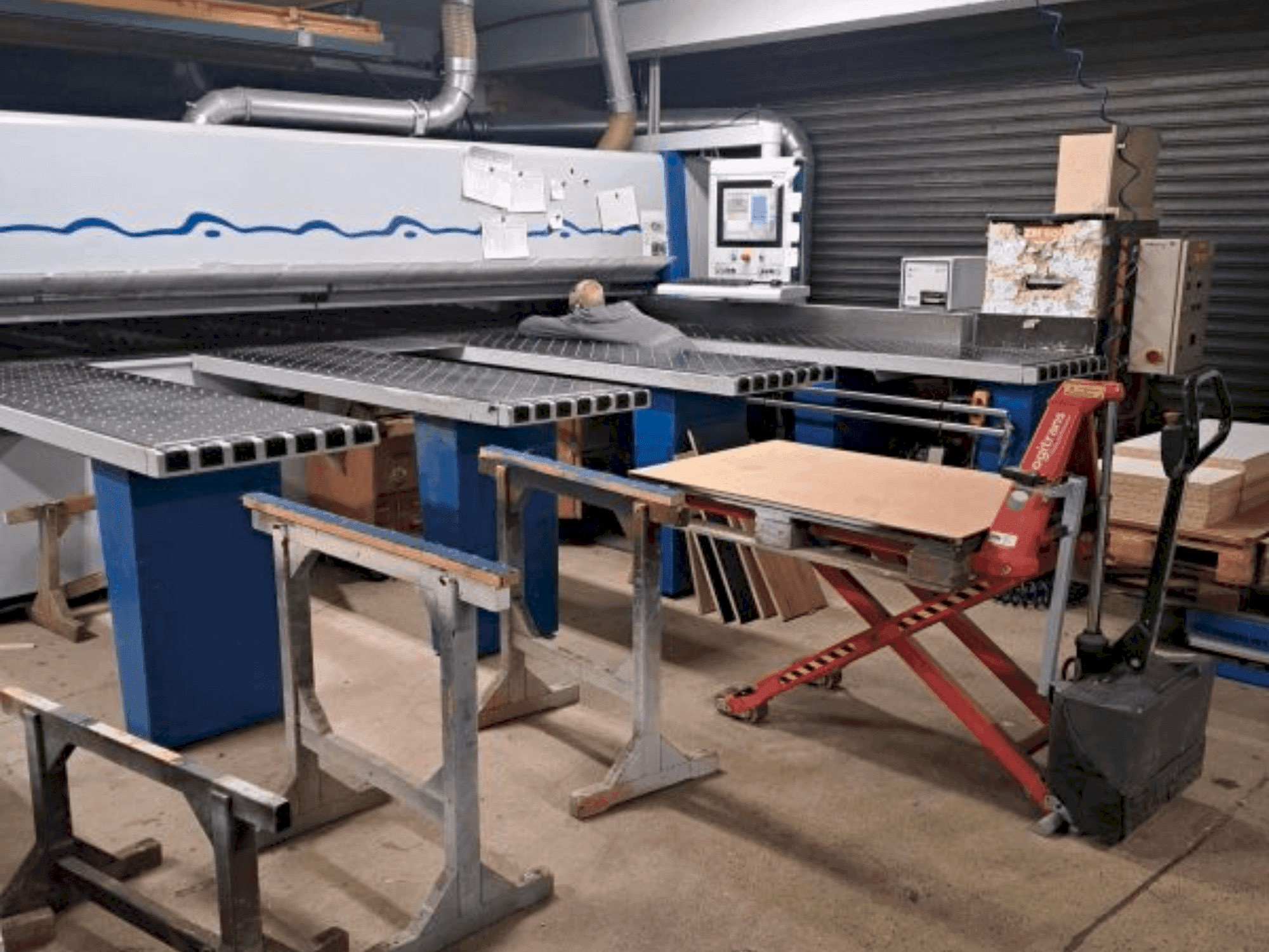 Front view of HOLZMA HPL/42/22  machine