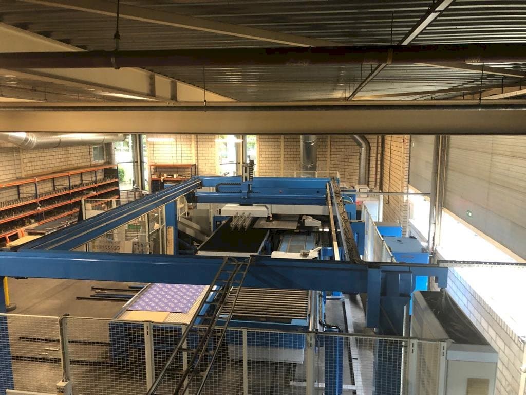 Front view of Finn-Power LB 6 UVH  machine