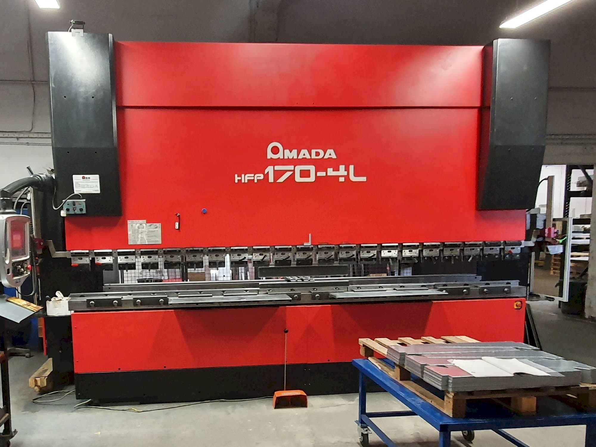 Front view of AMADA HFP 170-4 L  machine