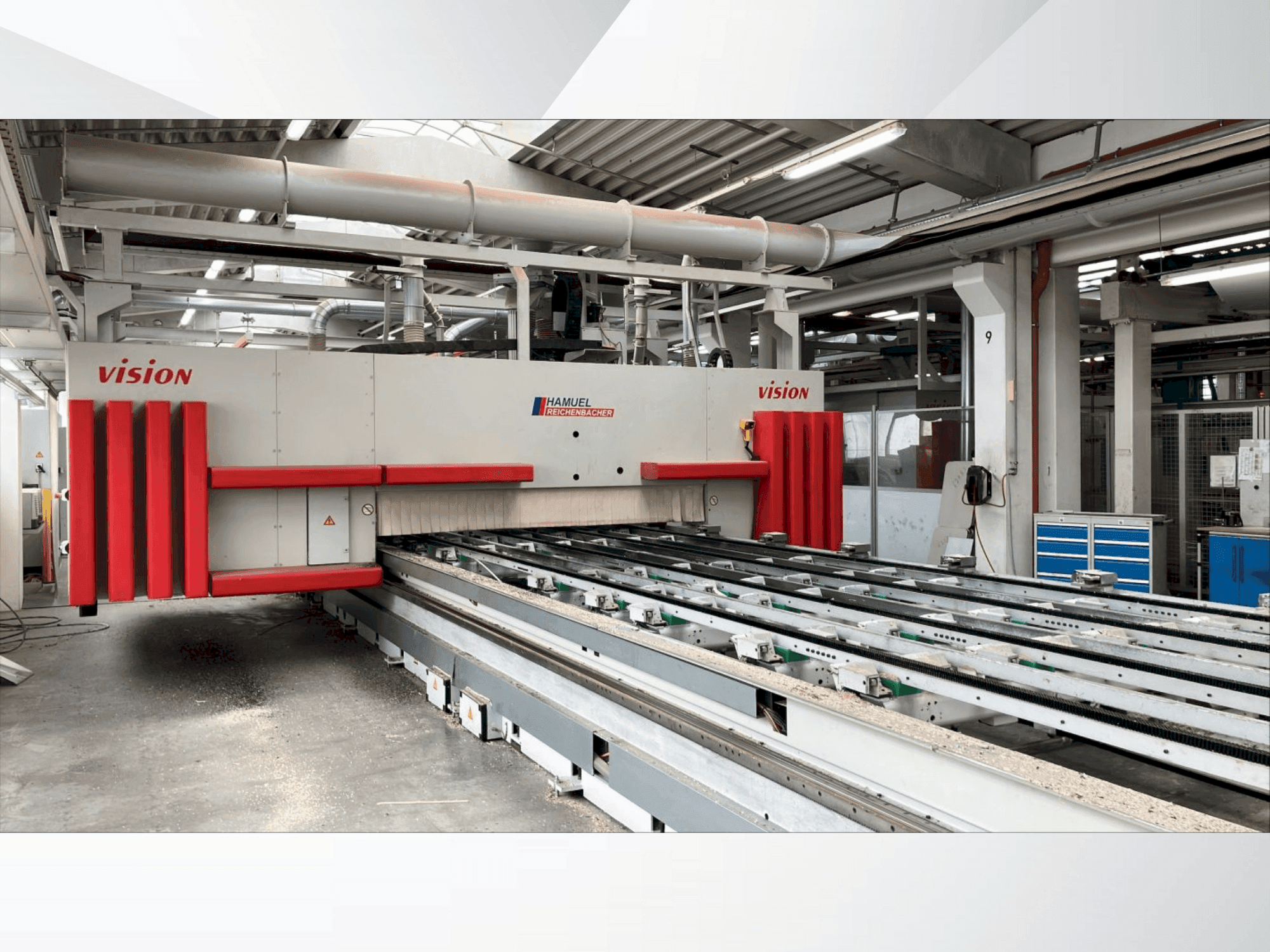 Front view of Hamuel Reichenbacher VISION III-TT-L  machine