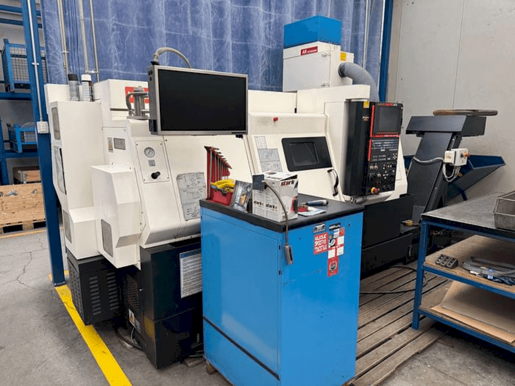 Front view of Mazak QTN 250 M X 1000  machine