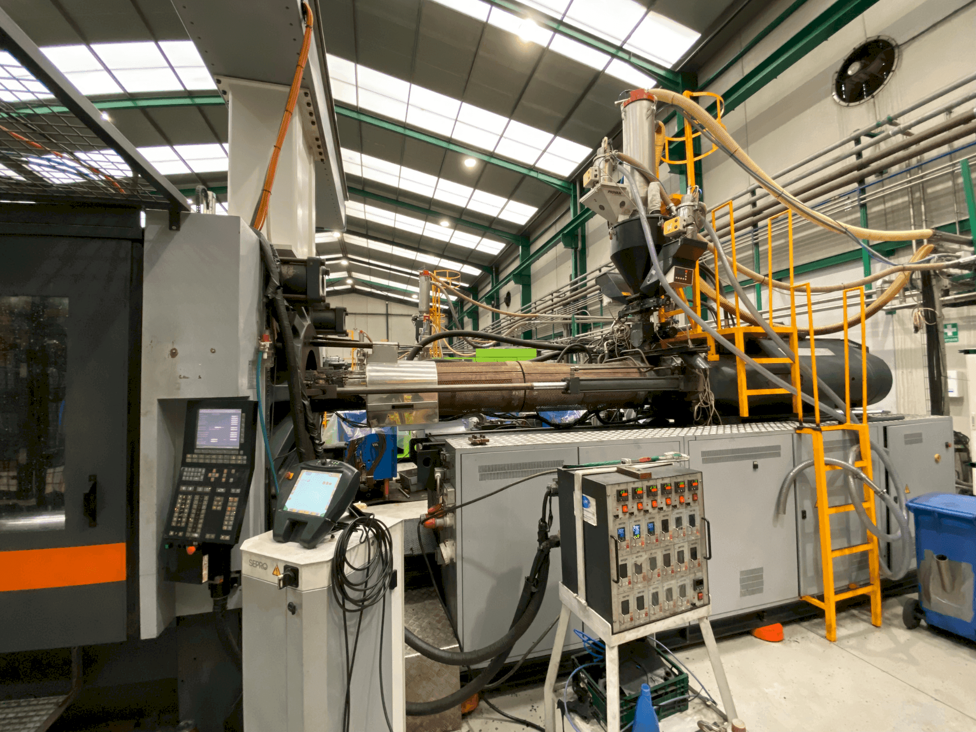 Front view of SANDRETTO MEGA TES 8200  machine