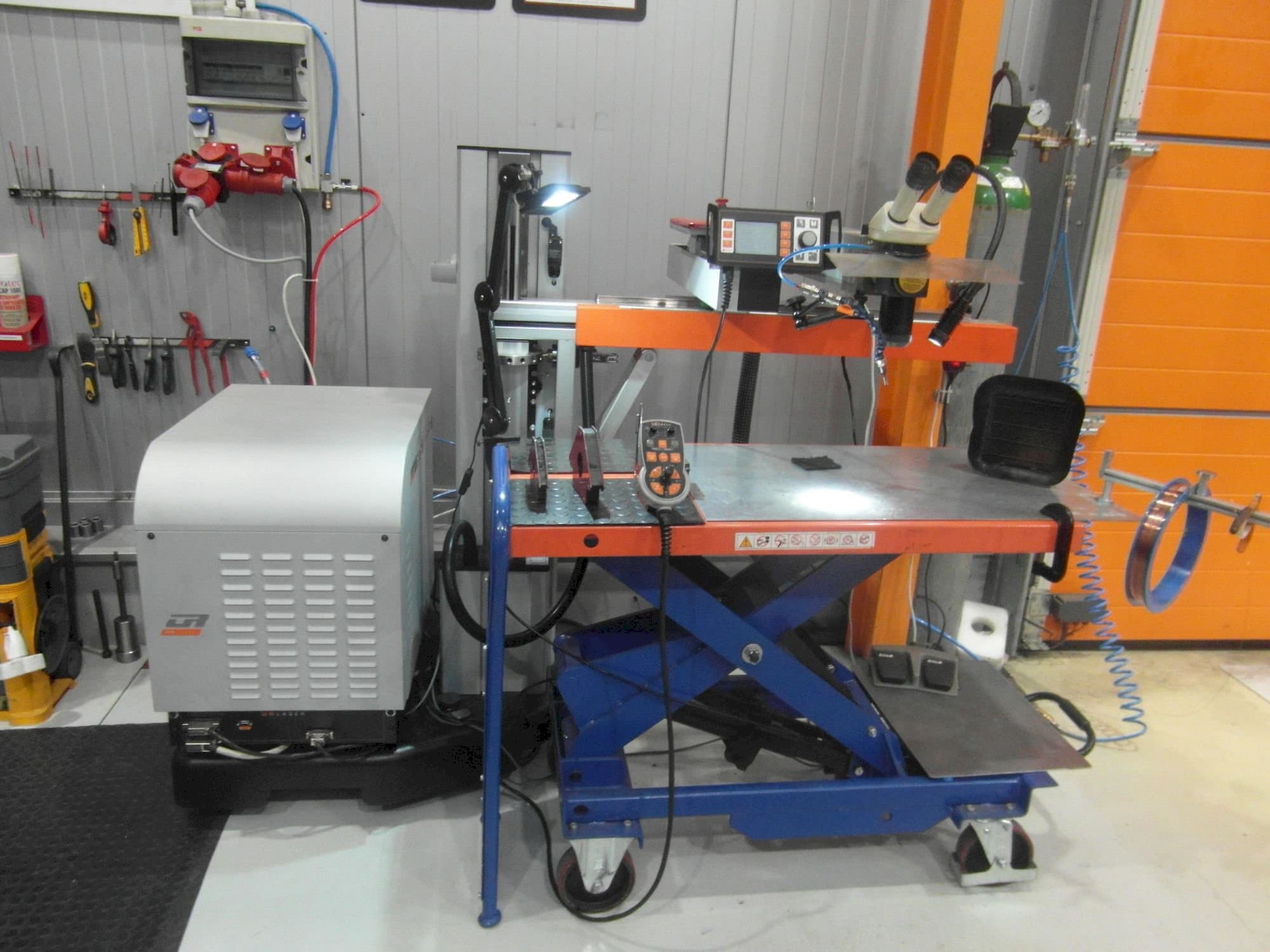 Front view of OR Laser HTS Mobile 200  machine