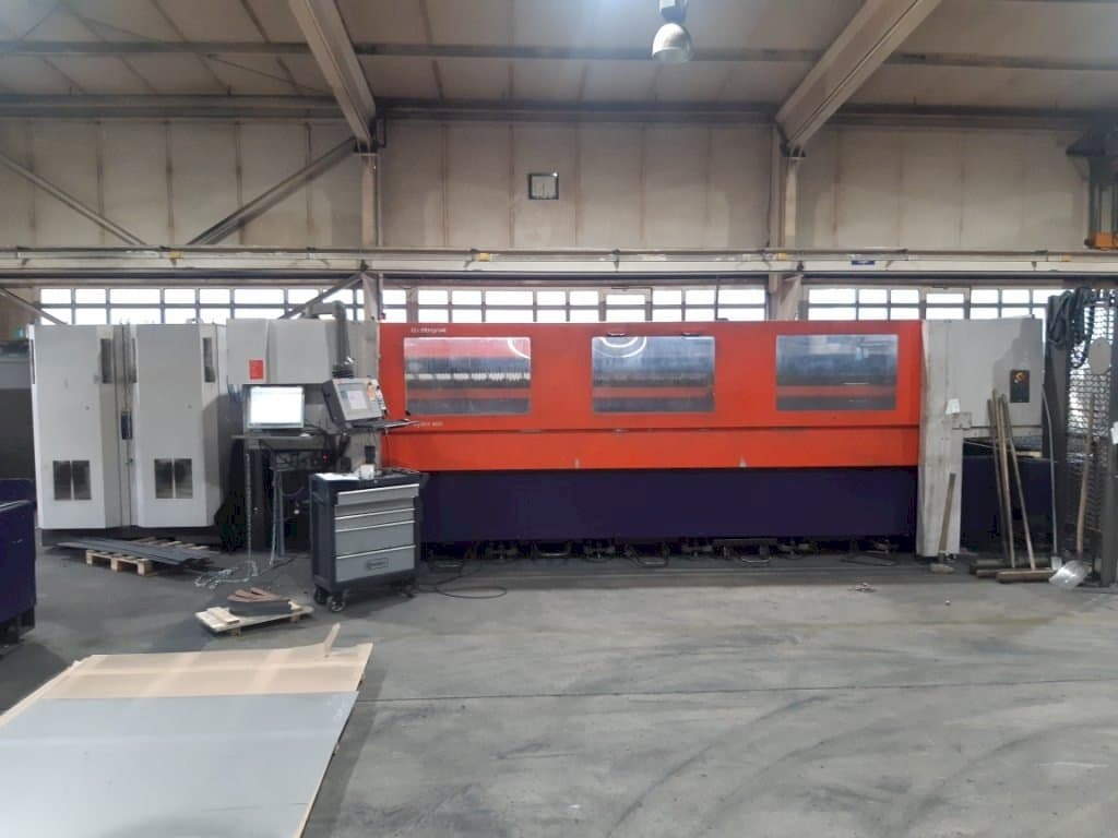 Front view of Bystronic Bystar 4020  machine