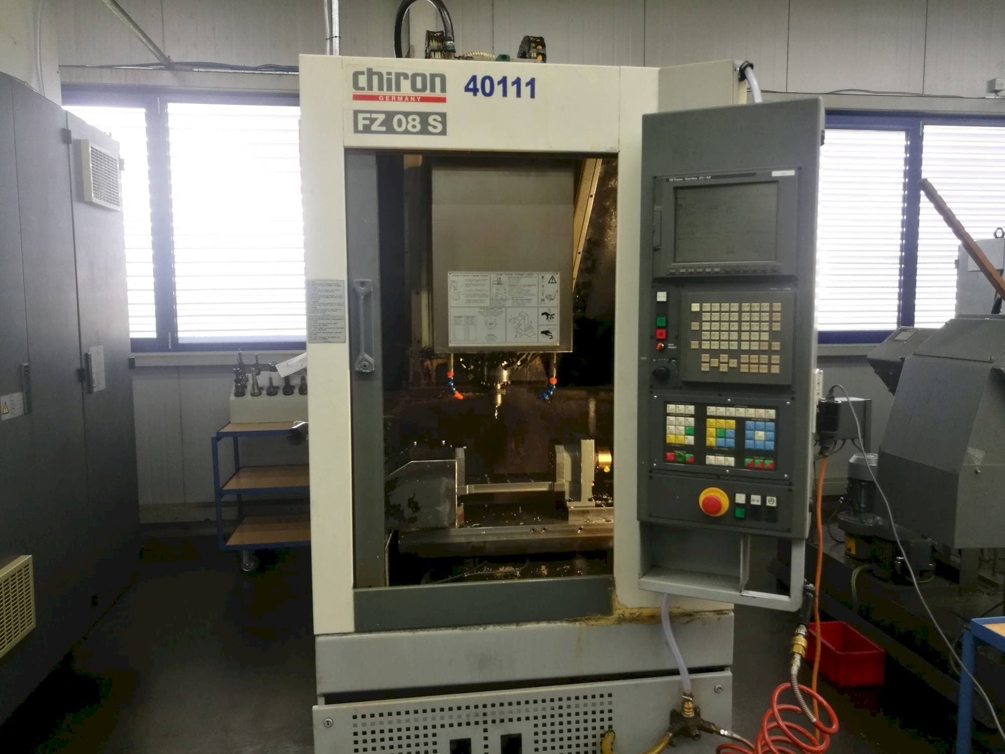 Front view of CHIRON FZ08S  machine