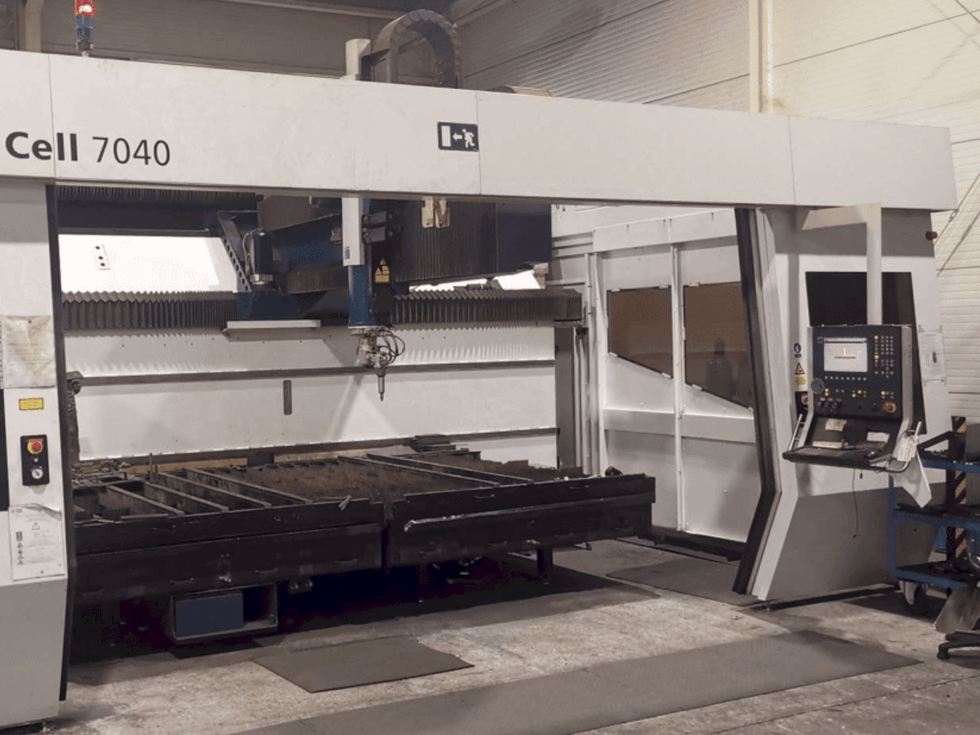 Front view of TRUMPF TruLaser Cell 7040  machine