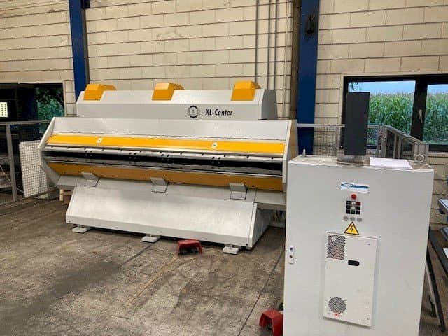 Front view of RAS XL-Center  machine