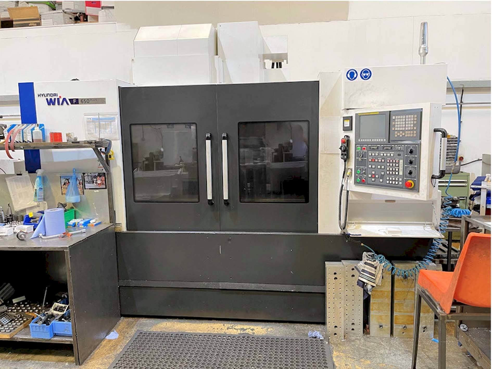 Front view of Hyundai Wia F650 PLUS  machine