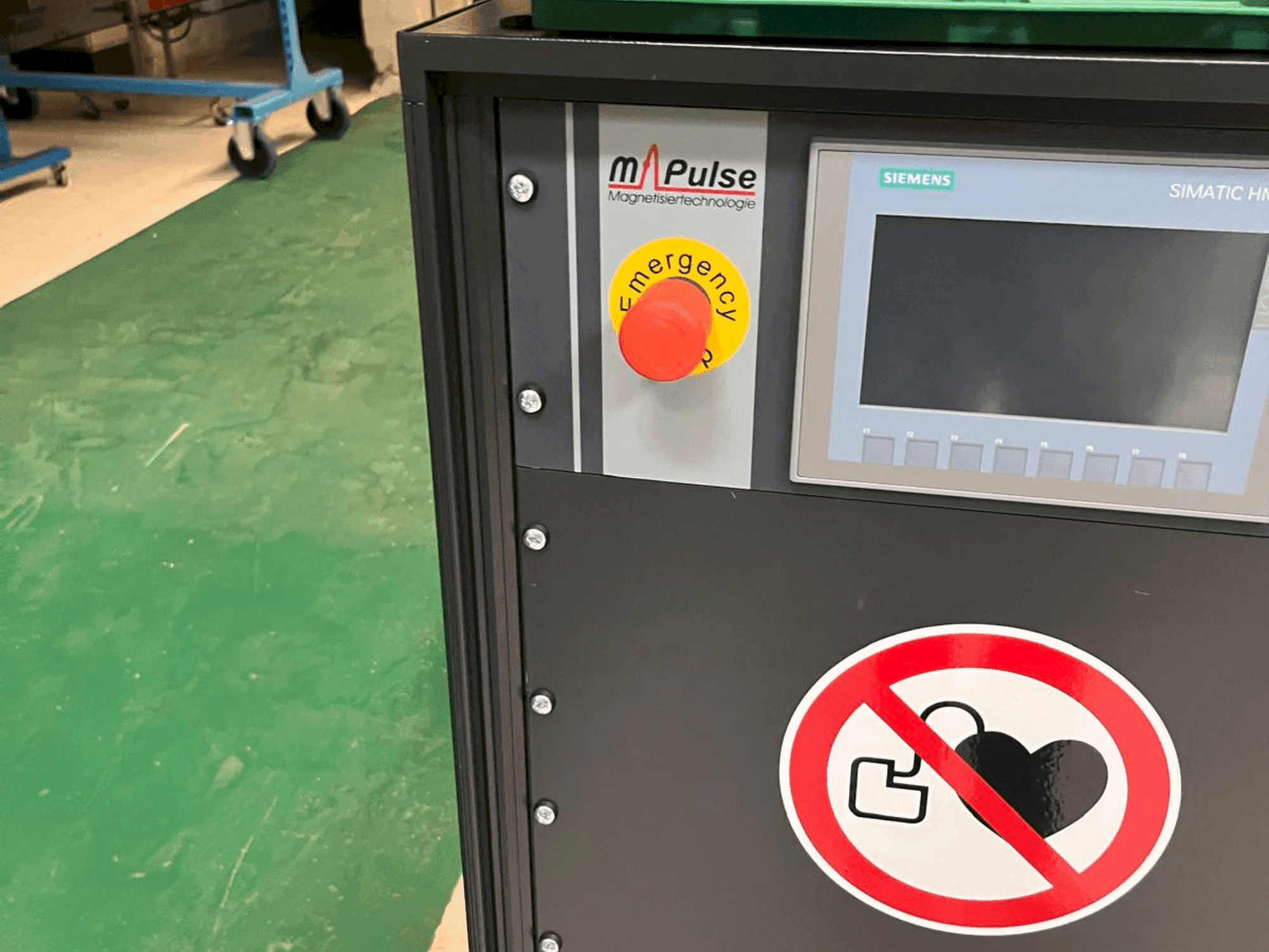 Front view of M-PULSE 2k6e  machine