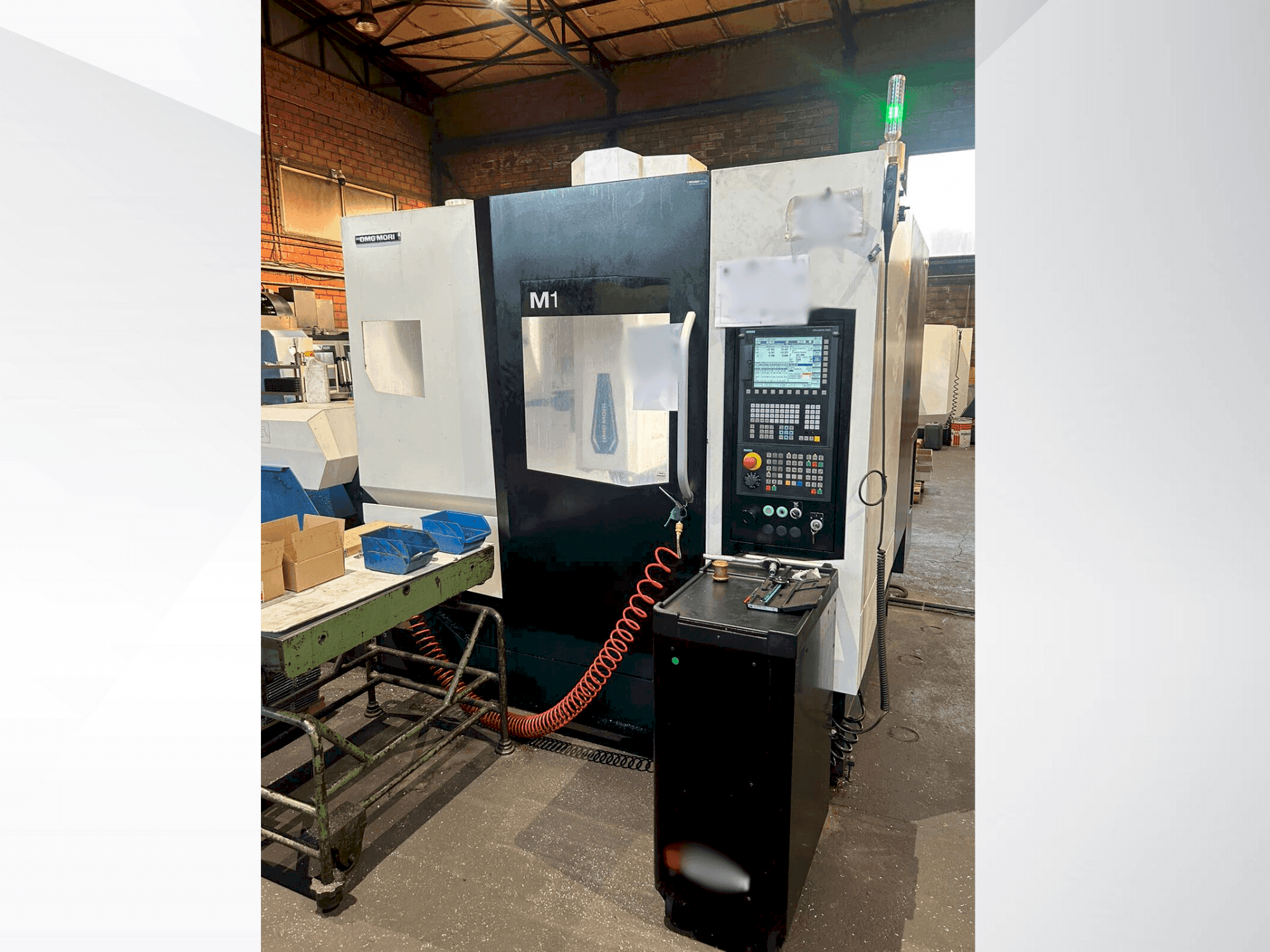 Front view of DMG MORI M1 PRO  machine