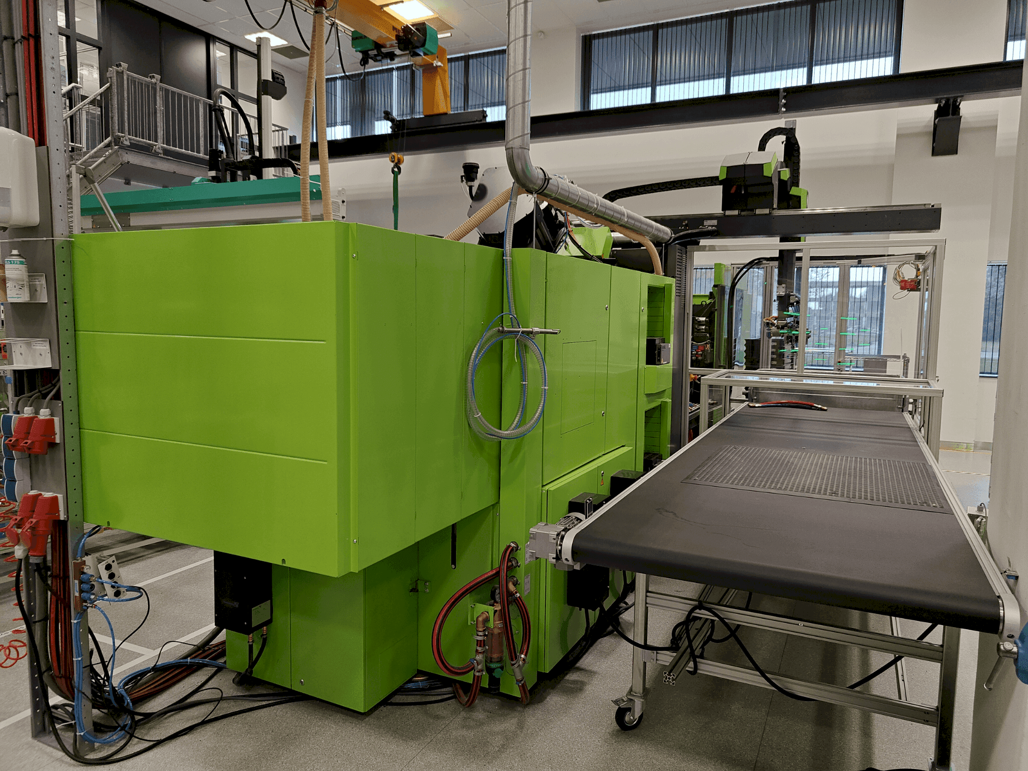 Front view of Engel e-victory 740H/50W/220 combi + Viper 20  machine