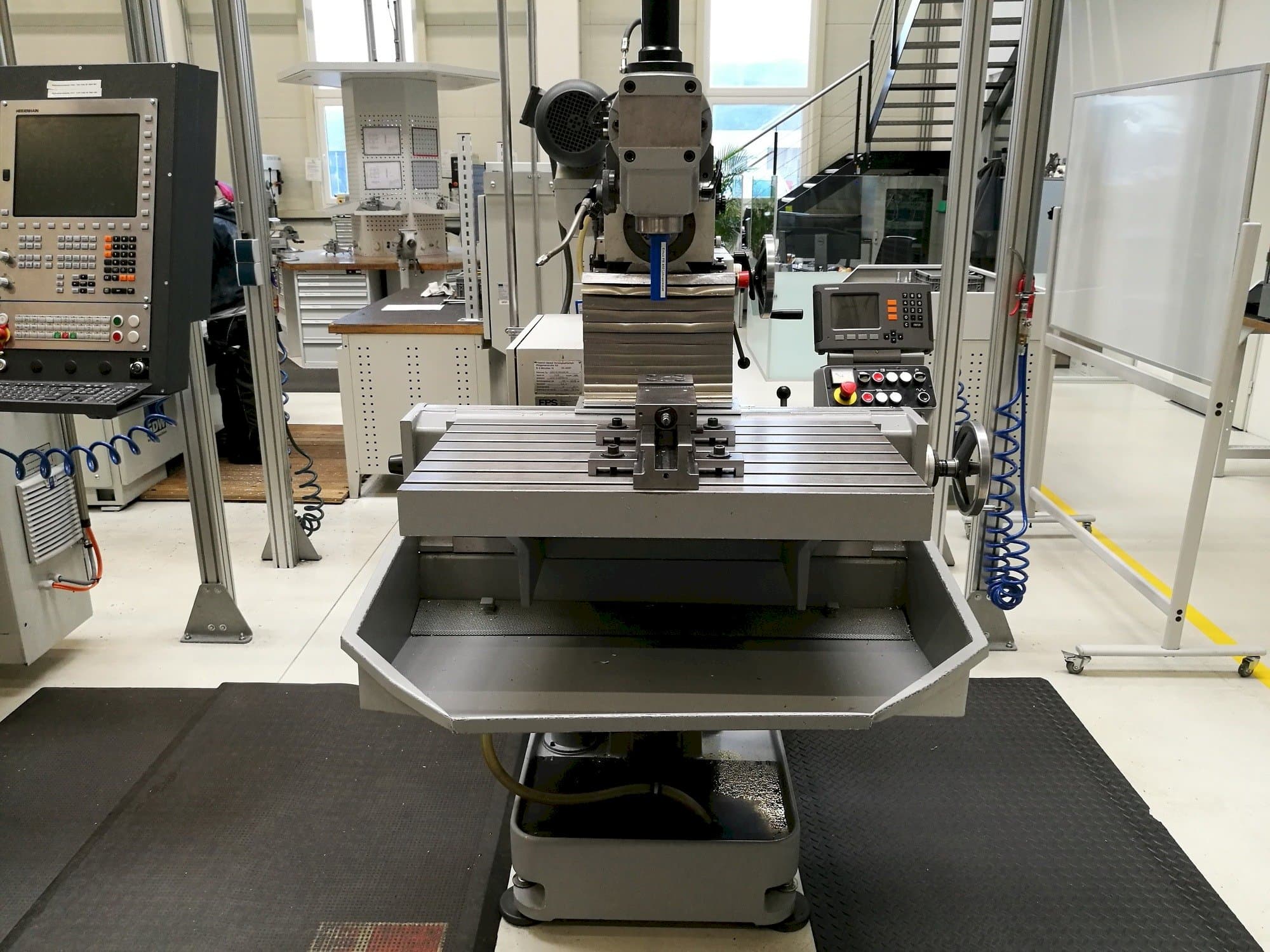 Front view of DECKEL FP4  machine