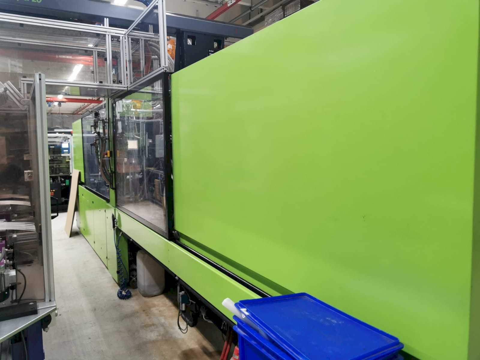 Right side view of Engel ES 1800/400 HL  machine