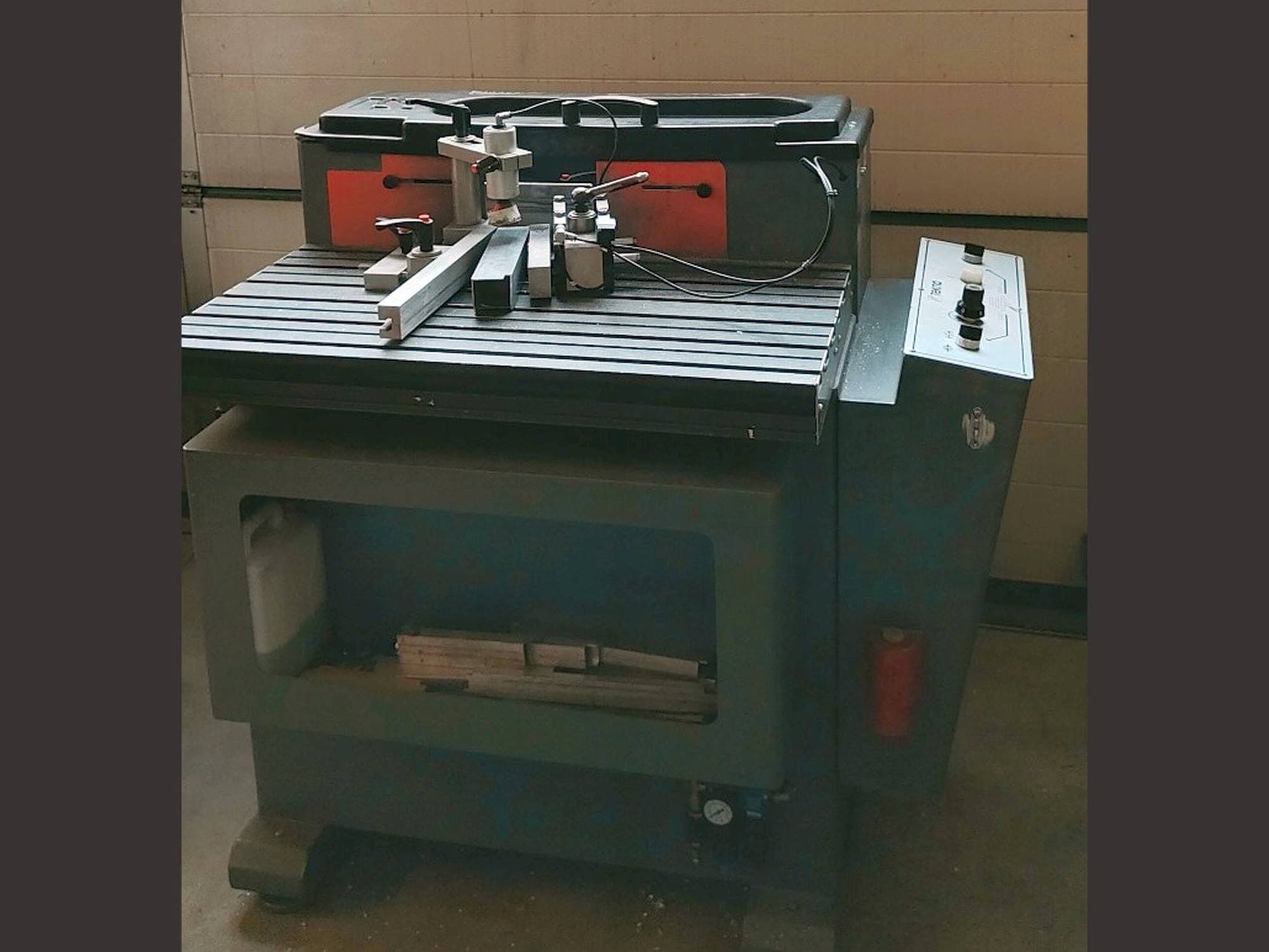 Left side view of Tekna TK661  machine