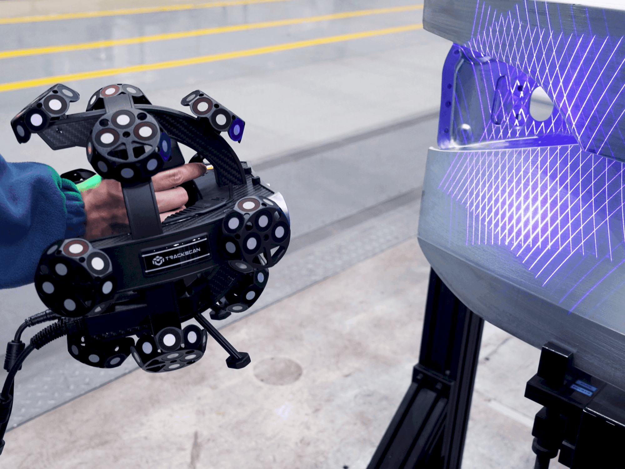 Front view of TRACKSCAN Sharp49  machine