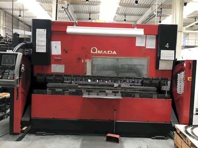 Front view of AMADA HFE 100-3  machine
