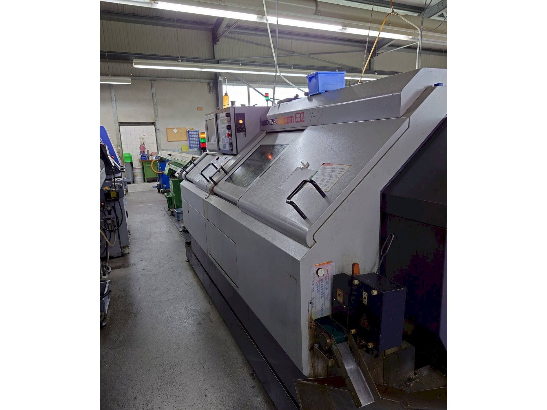 Right side view of Citizen E32-Y-2  machine