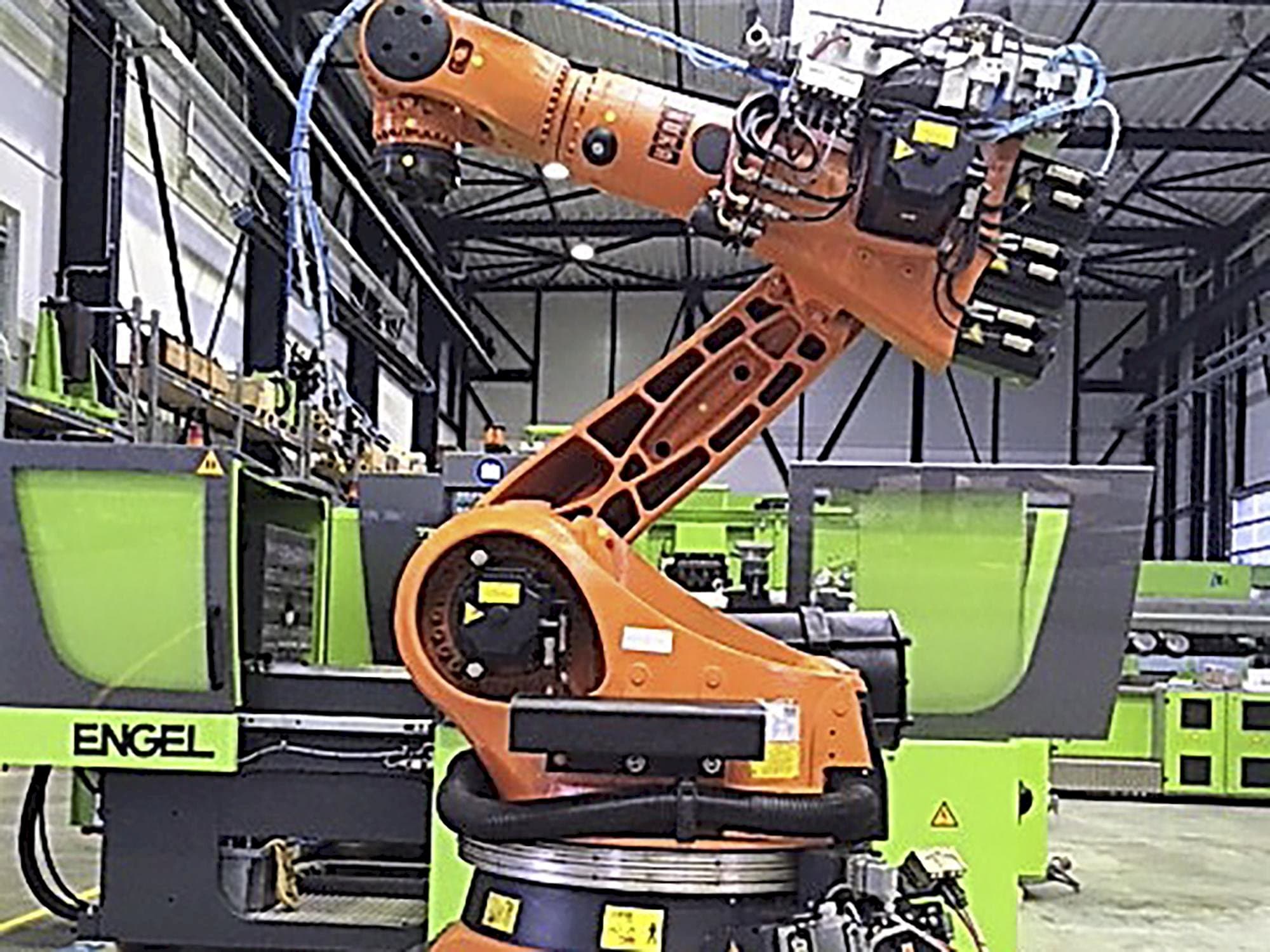 Front view of KUKA KR210 Machine