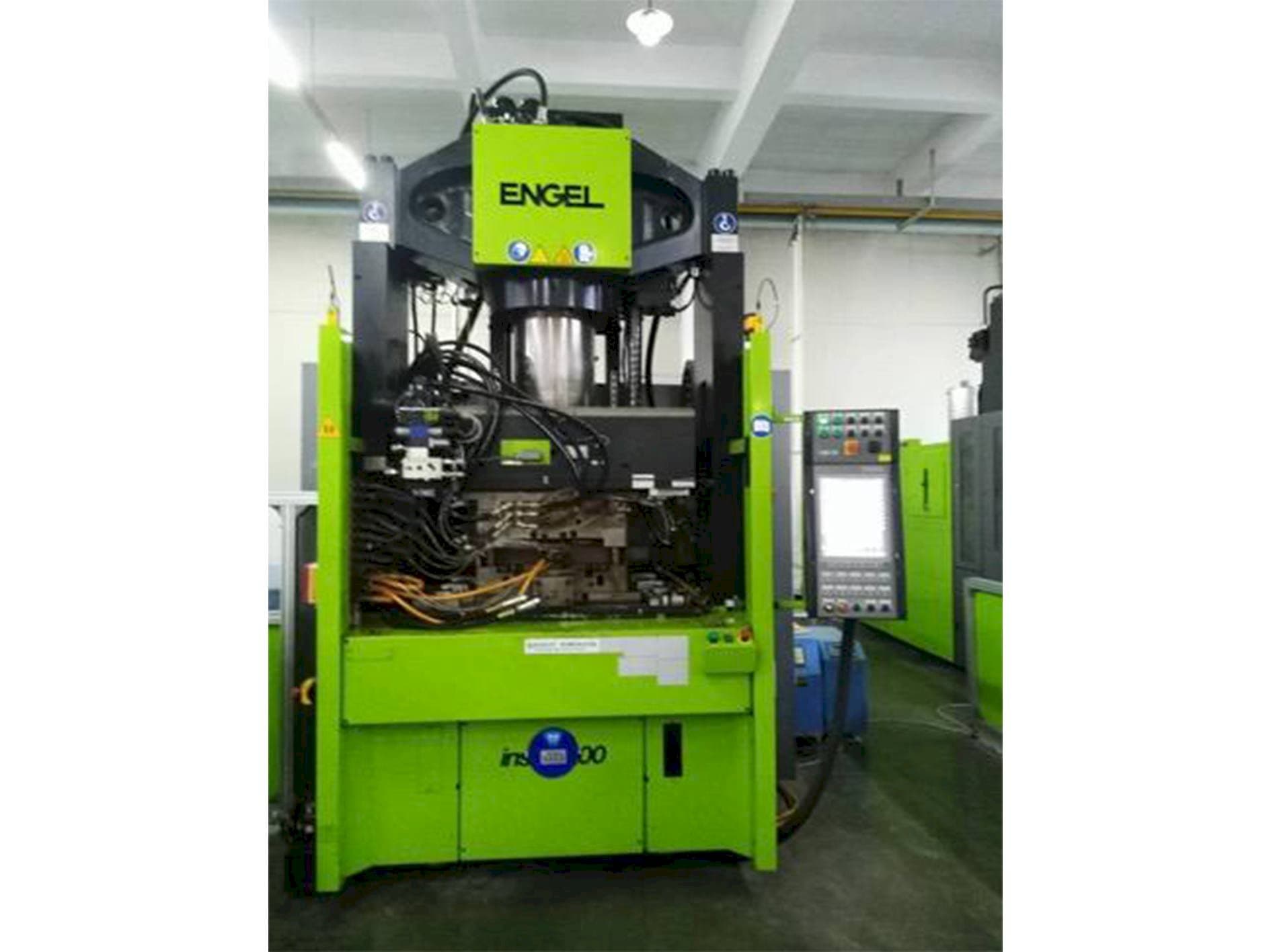 Front view of ENGEL insert 2550H/200 with MuCell  machine